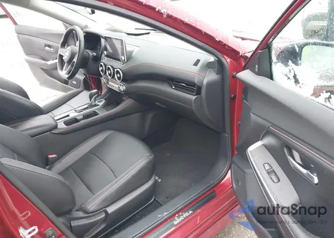 2021 Nissan Sentra Sr Xtronic Cvt z USA, uszkodzony, nr VIN 3N1AB8DV8MY302346